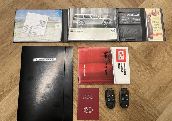 Volvo V70 cena 16900 przebieg: 303734, rok produkcji 2006 z Kraków małe 254
